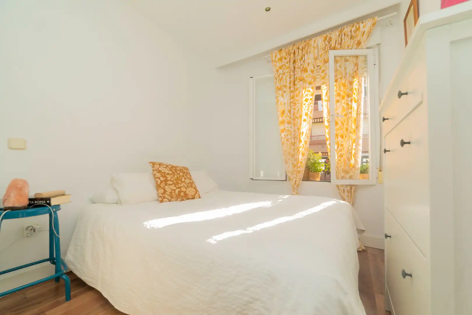 Habitación de Piso de alquiler en Madrid con Aire acondicionado, Calefacción y Amueblado