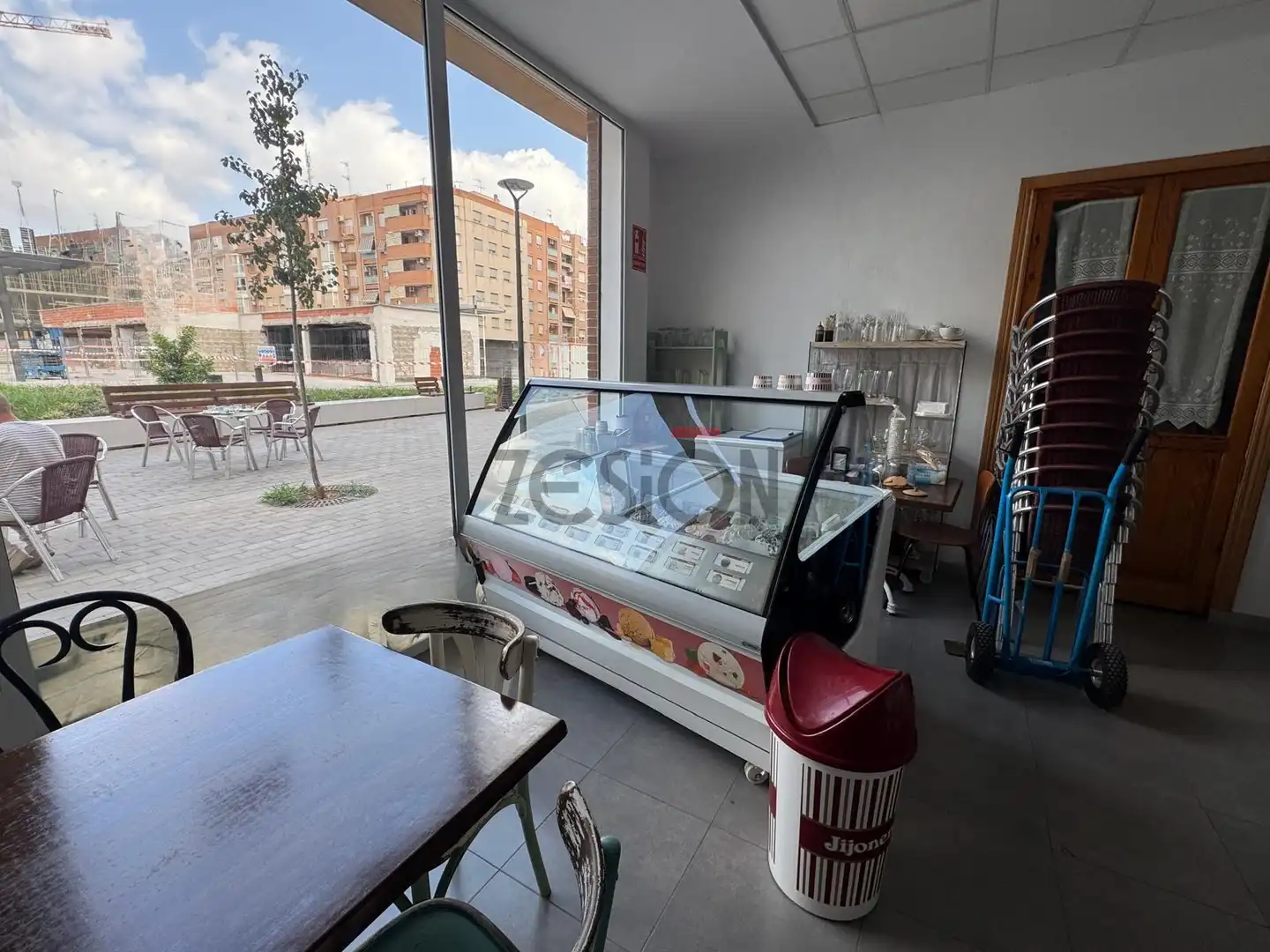 Gewerbefläche zur Übernahme in El Mercado