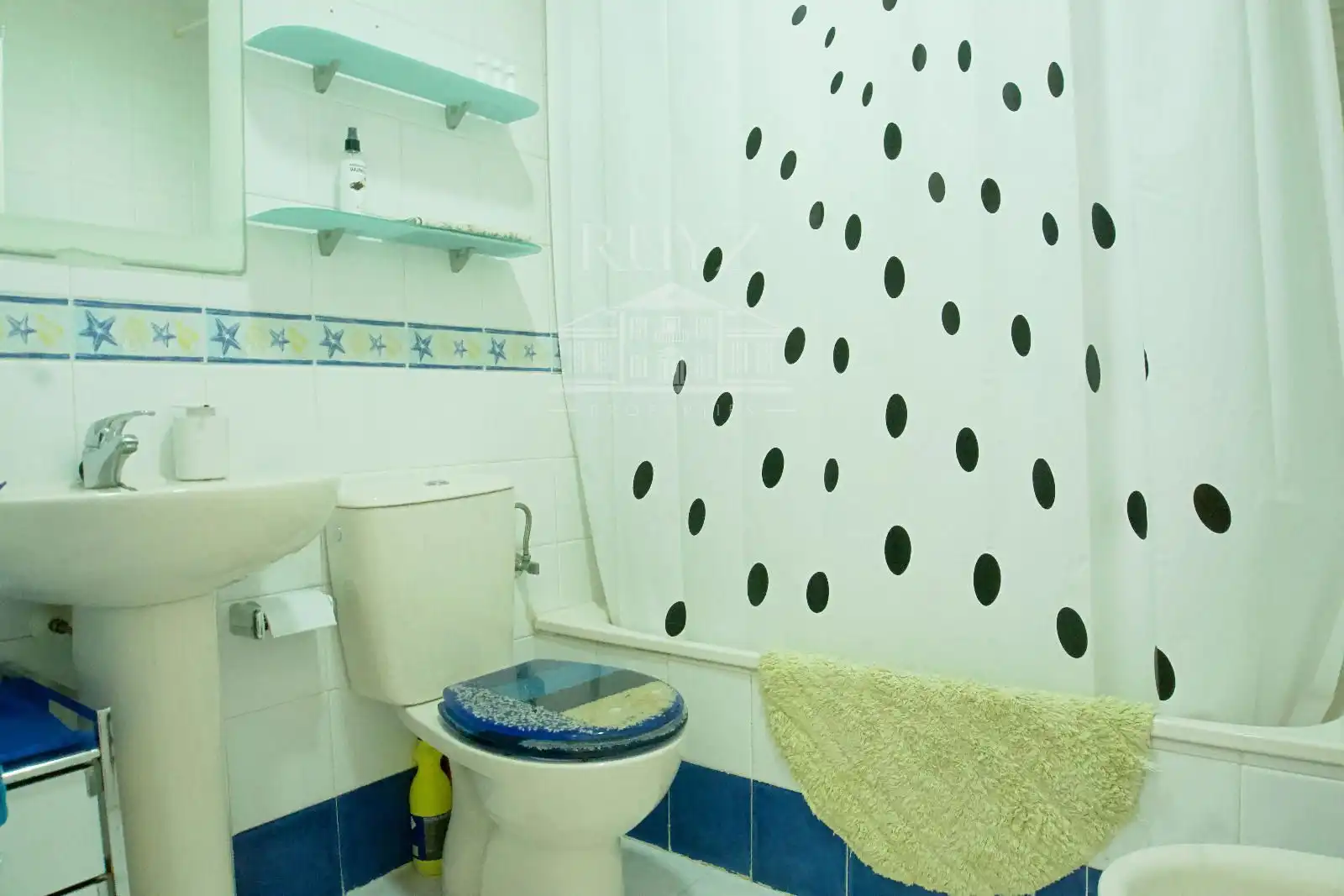 Badezimmer von Wohnung zur Miete in Salobreña mit Terrasse, Möbliert und Waschmaschine