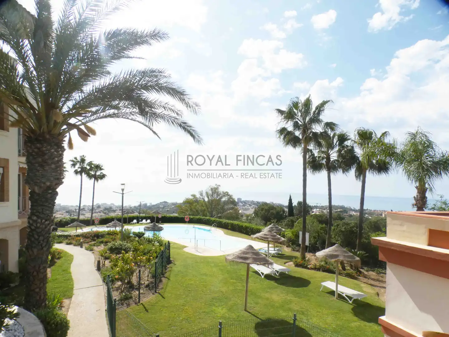 Apartament amb piscina en venda a Avenida del Chorrillo 1