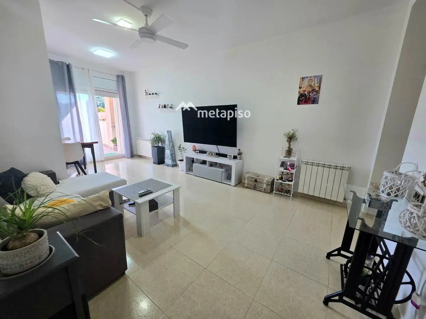 Sala de estar de Piso en venta en La Pobla de Montornès   con Calefacción y Terraza