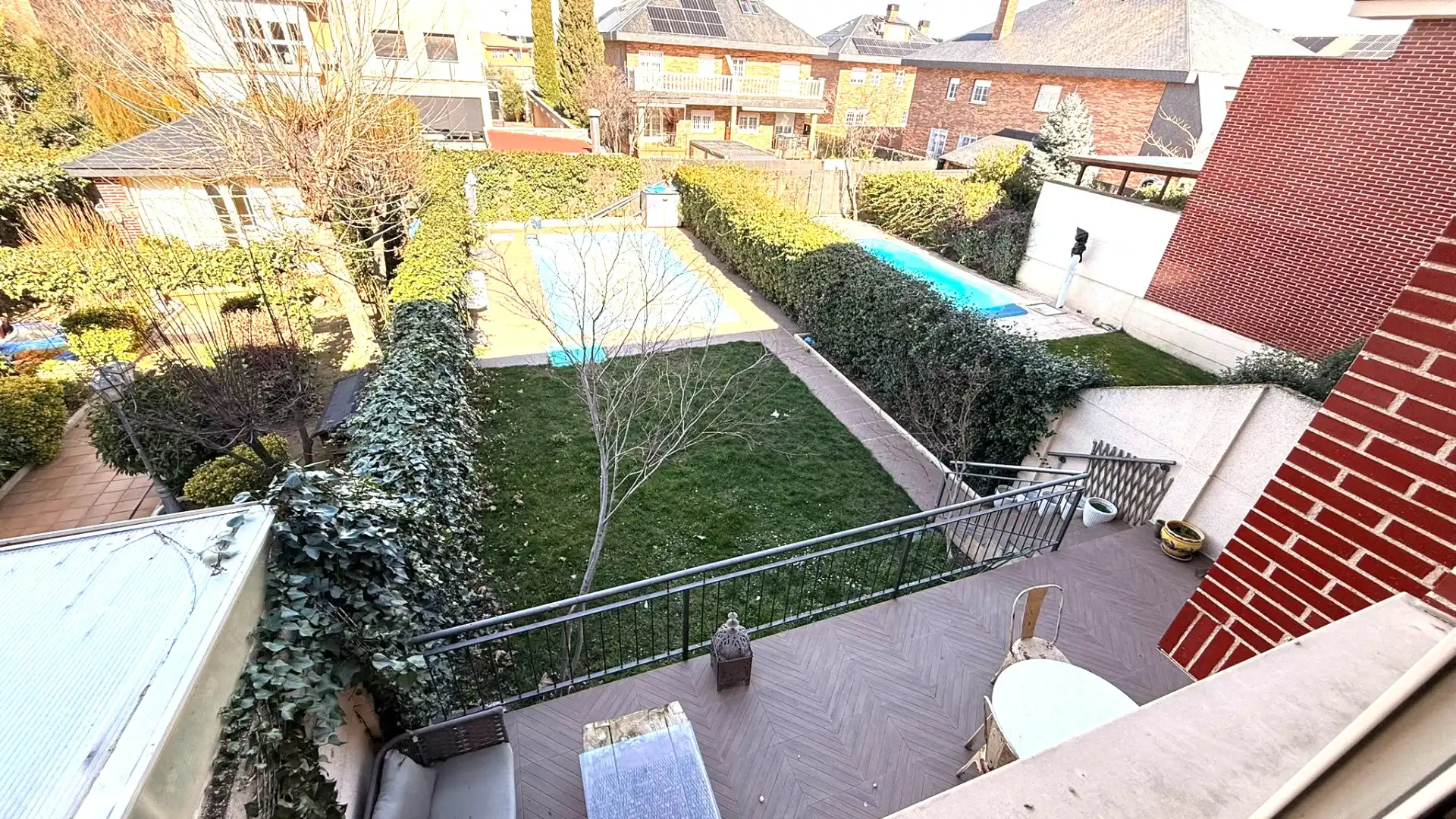 Piscina de Casa o chalet en venta en Madrid con Aire acondicionado, Calefacción y Jardín privado