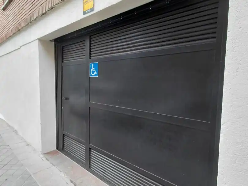 Aparcament de Traster de lloguer en Madrid amb Alarma