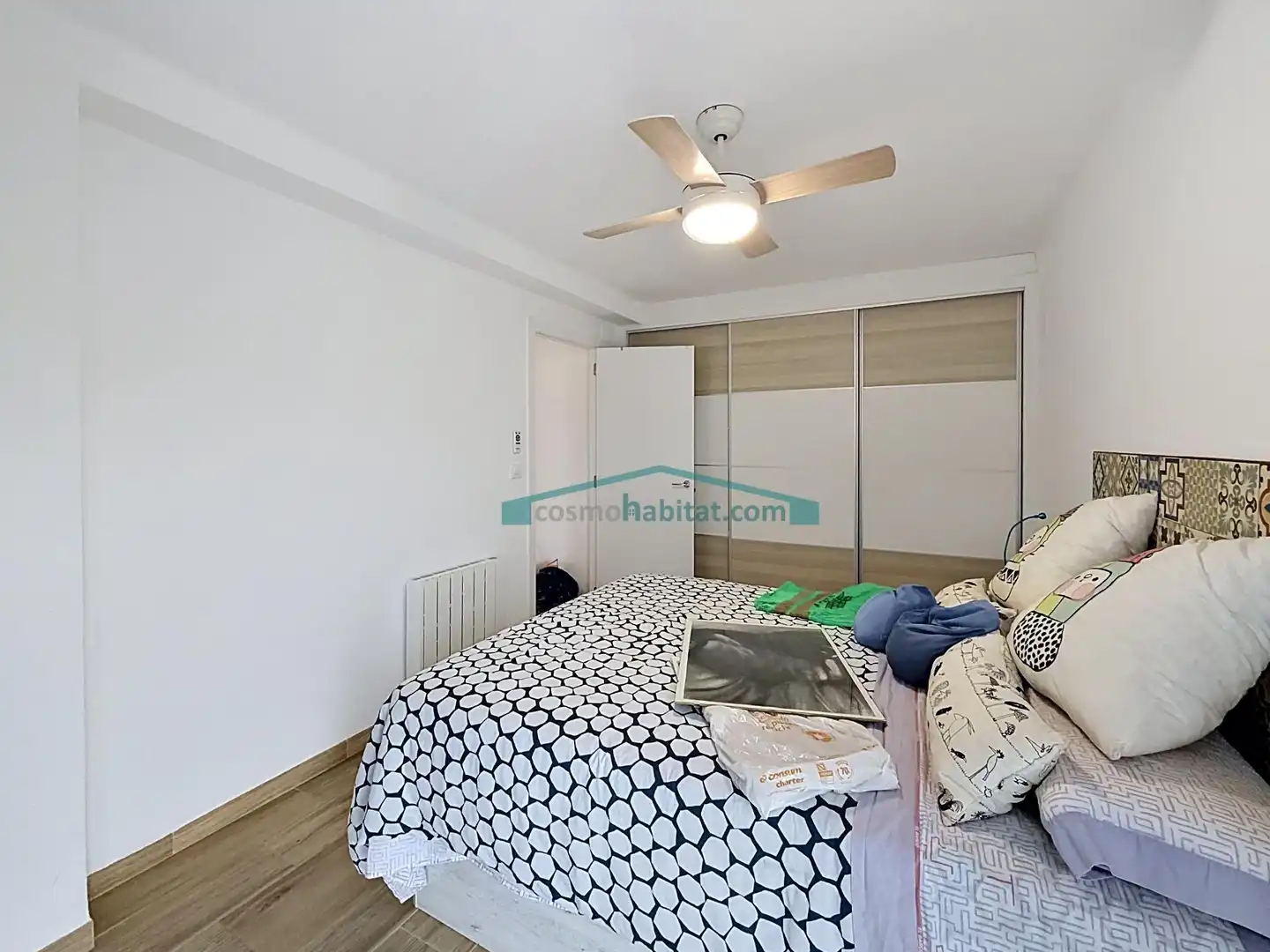 Bedroom of Flat for rent in Valencia  with Heating