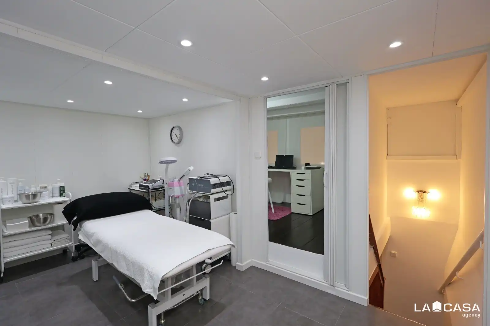 Business premises for transfer in Carrer de Blai, imagen 18
