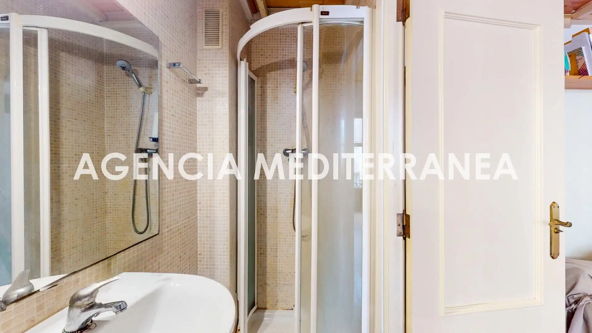 Baño de Piso en venta en Valencia con Aire acondicionado, Calefacción y Parquet