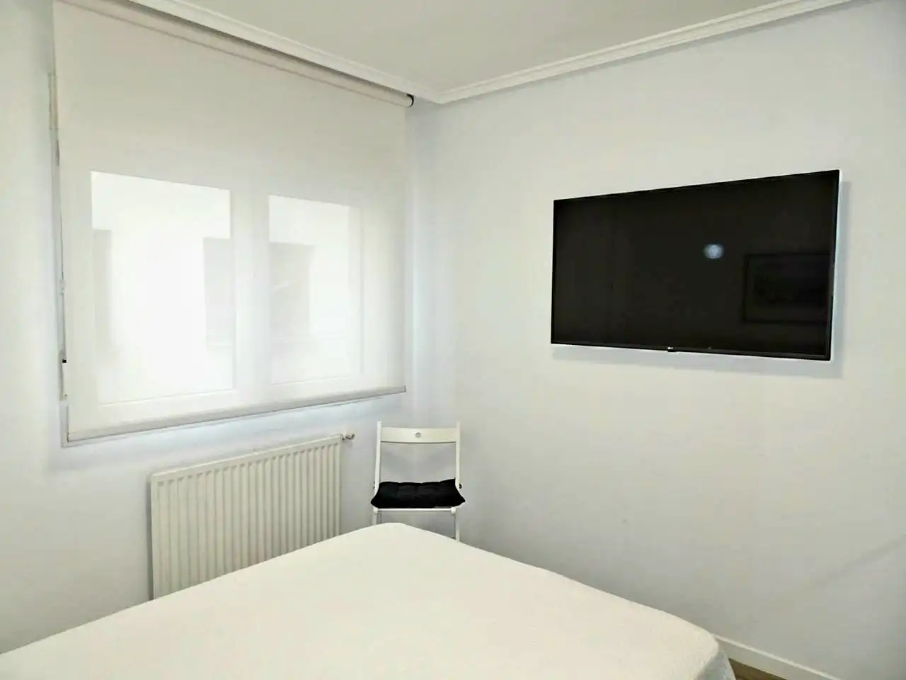Bedroom of Flat for rent in Gijón   with Heating, Parquet flooring and Furnished