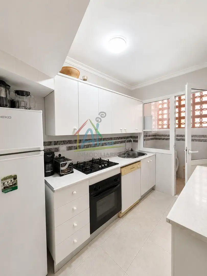 Küche von Maisonette zum Verkauf in Isla Cristina mit Klimaanlage, Terrasse und Möbliert
