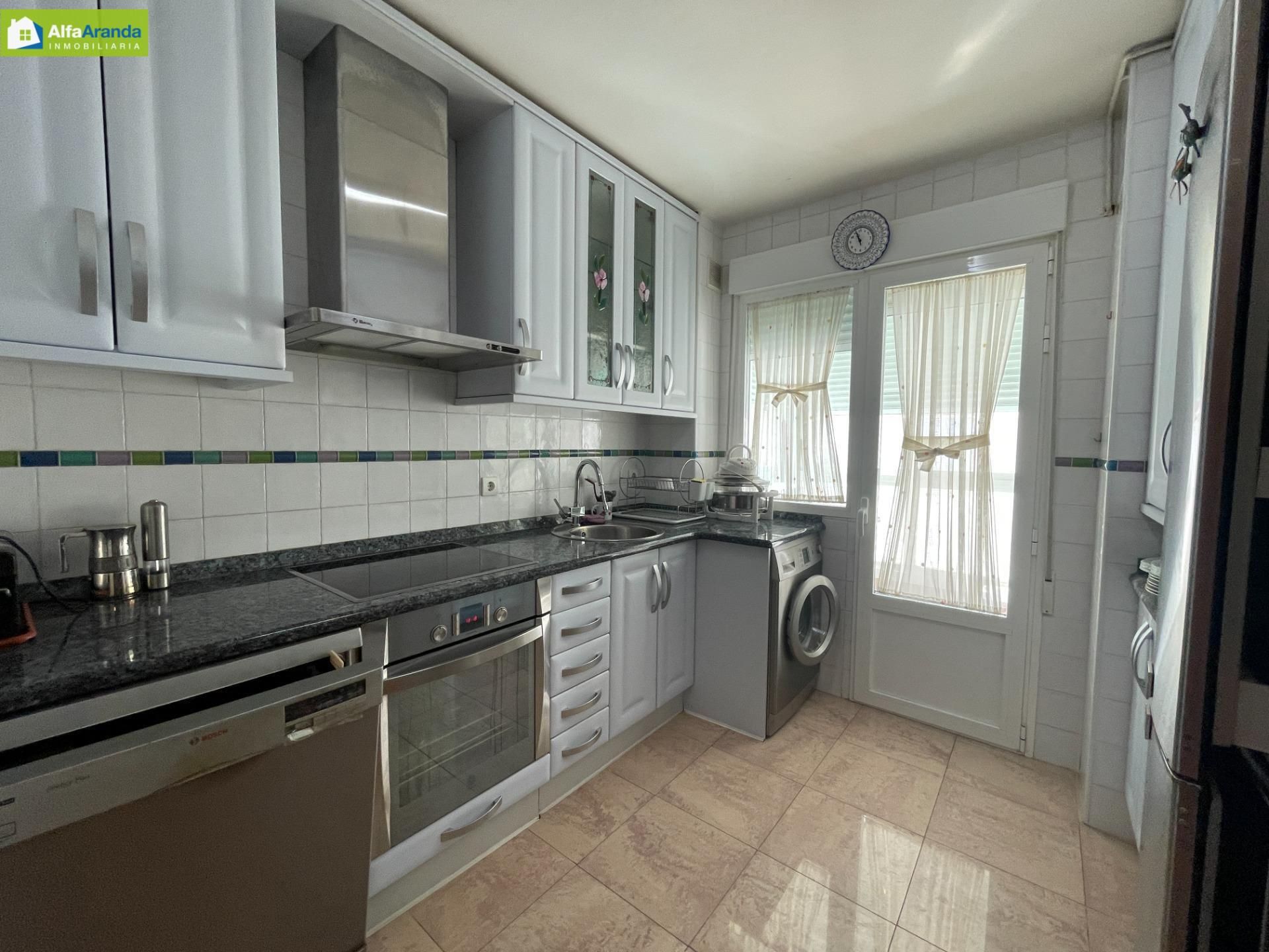 Kitchen of Flat for sale in Aranda de Duero  with Heating and Storage room