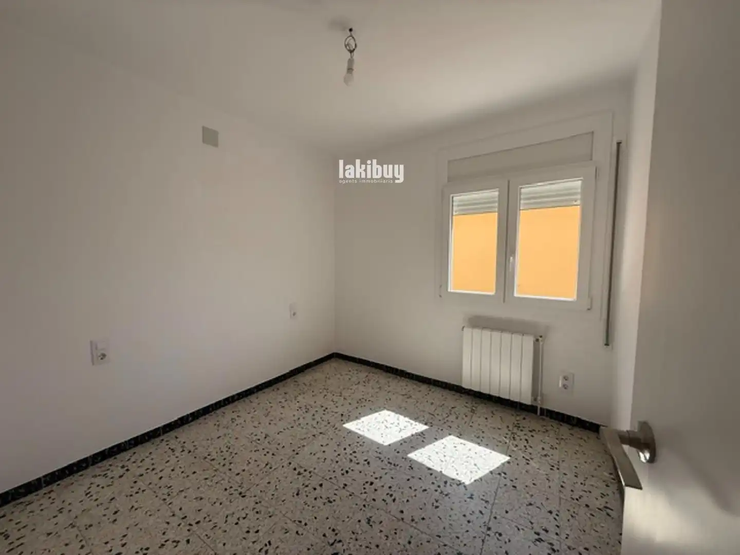 Habitación de Piso de alquiler en Preixens con Calefacción