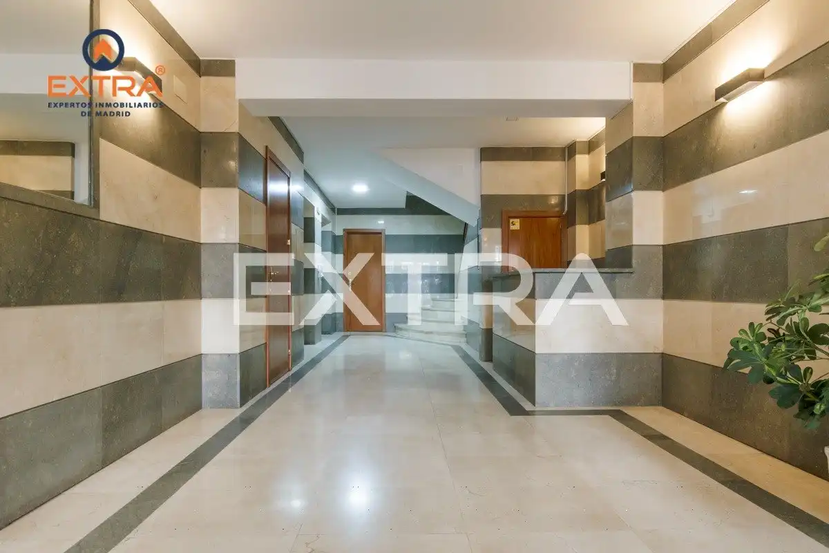 Attic for sale in Avenida Ciudad de Barcelona, Adelfas