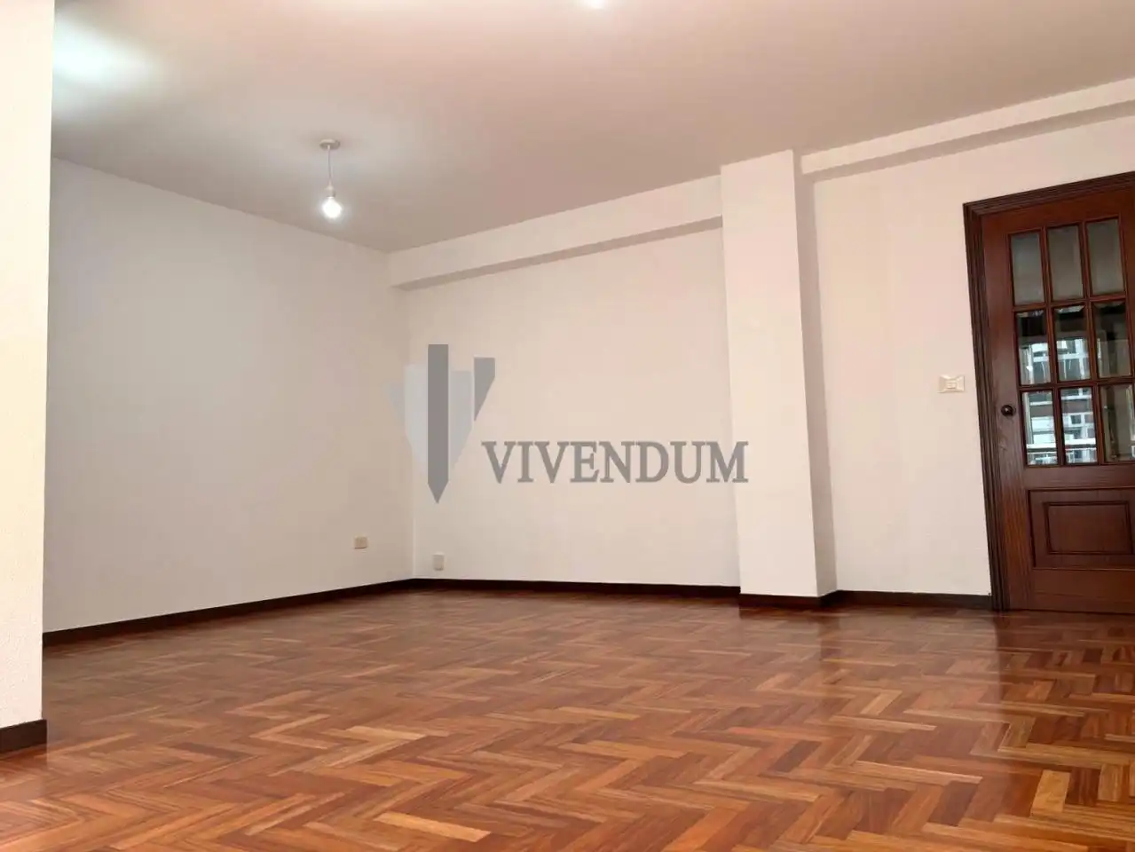 Sala de estar de Piso de alquiler en Vigo  con Calefacción, Parquet y Terraza
