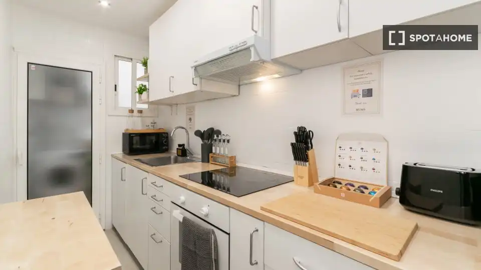 Küche von Wohnung zur untervermieten in Barcelona mit Klimaanlage, Terrasse und Möbliert
