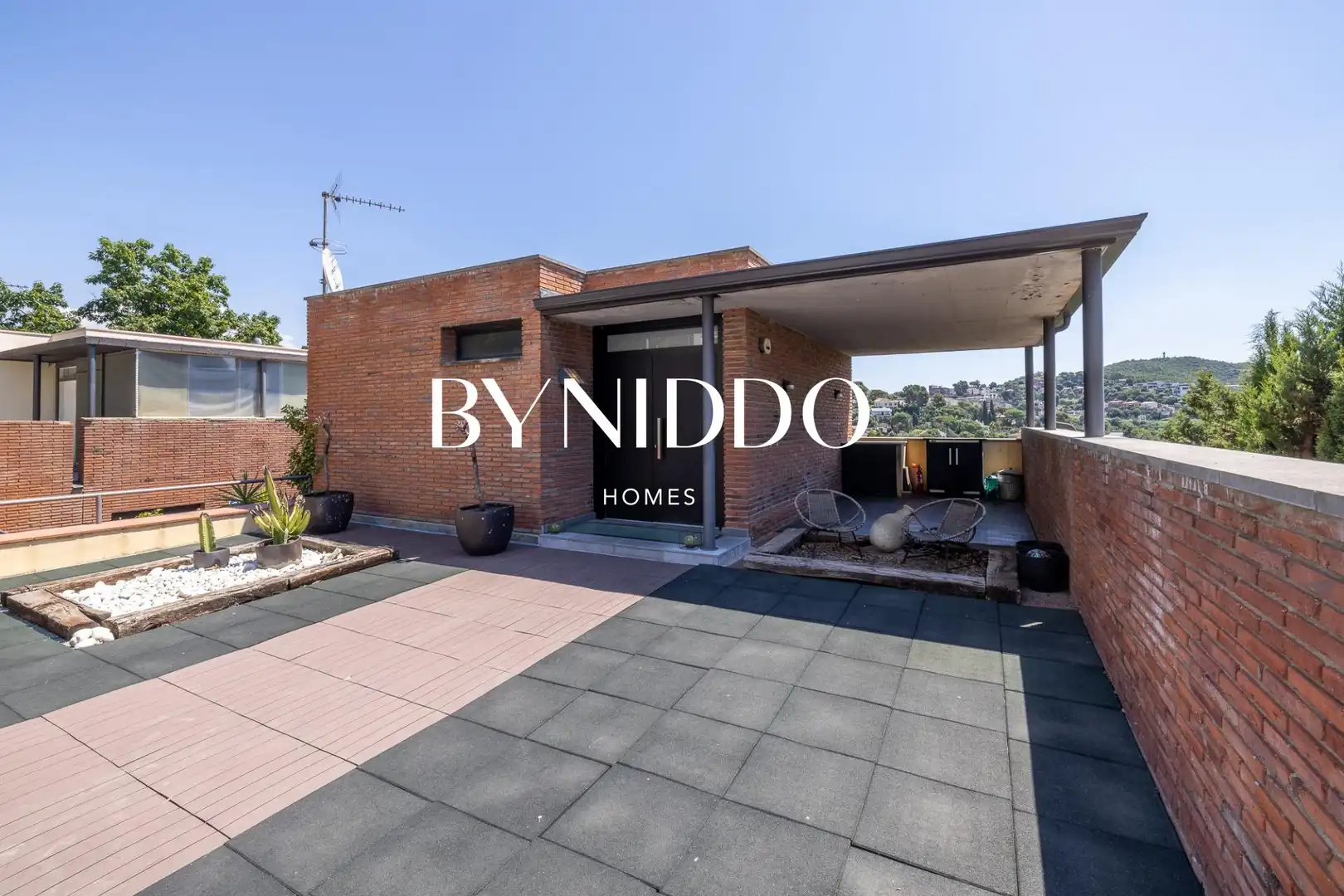 Vista exterior de Casa o xalet en venda en Sant Cugat del Vallès amb Calefacció, Jardí privat i Parquet