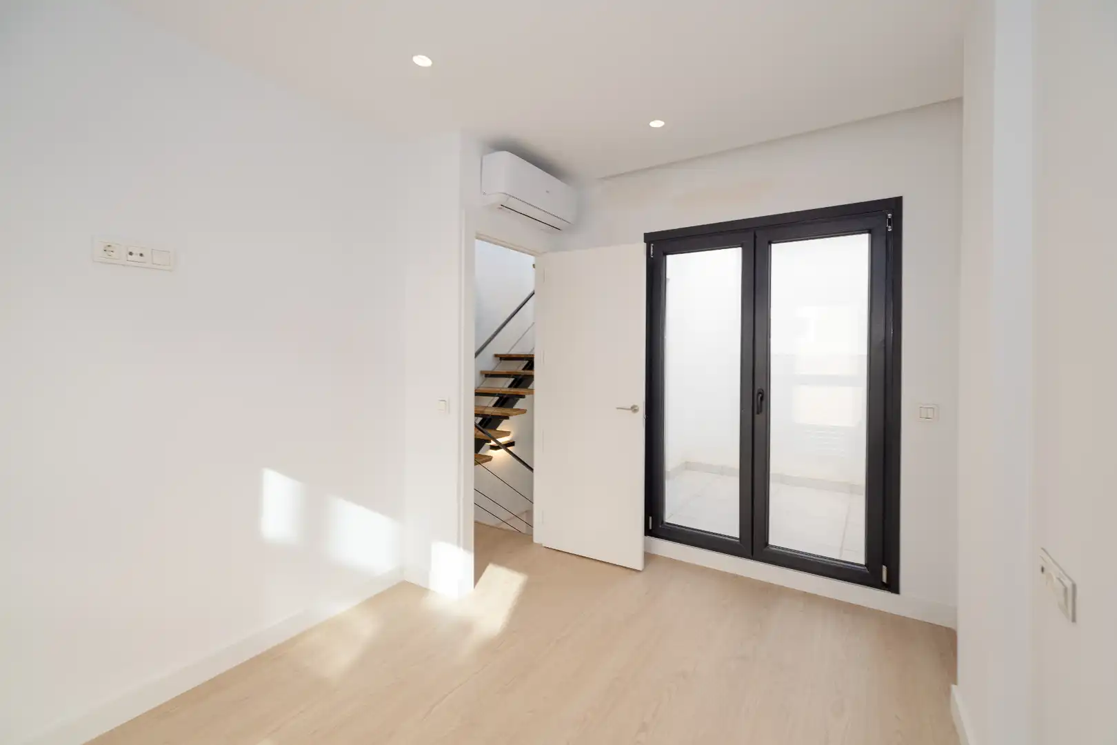 Casa adosada en venta en Málaga con Aire acondicionado, Calefacción y Terraza