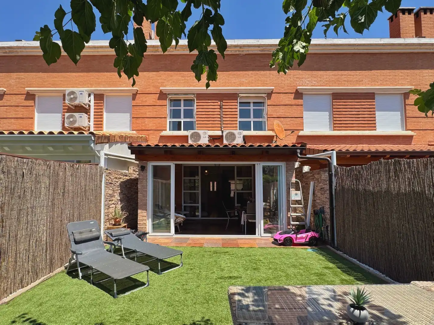Terraza de Casa adosada en venta en Lardero con Aire acondicionado, Calefacción y Jardín privado