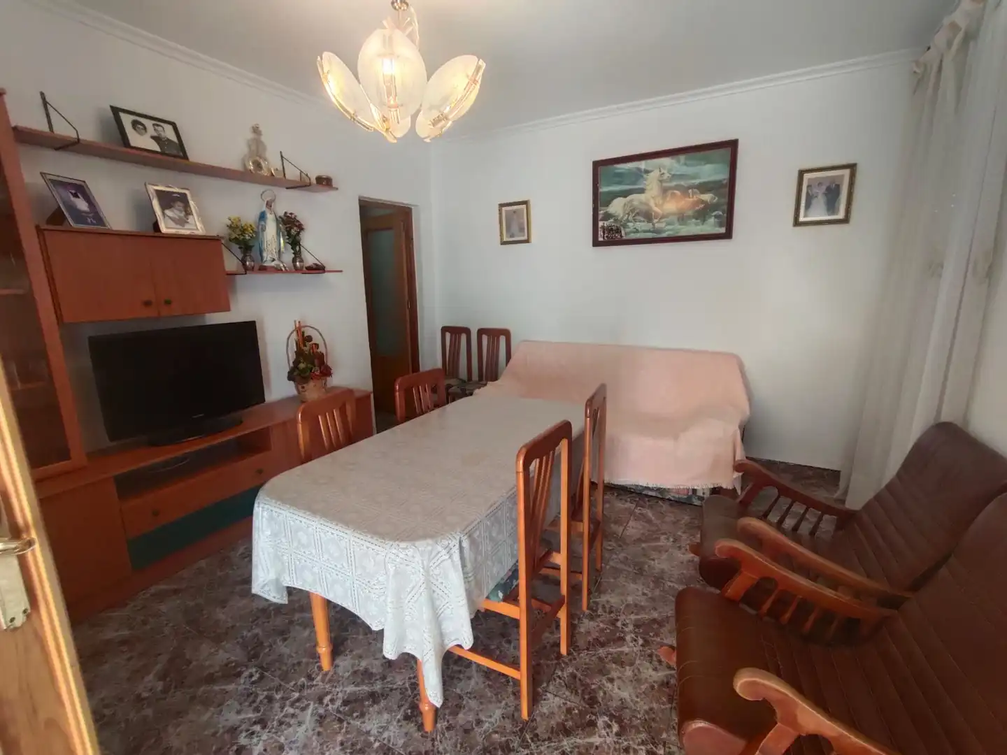 Menjador de Casa adosada en venda en Guadix amb Moblat