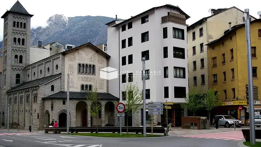 Local comercial de lloguer a Les Escaldes, imagen 2