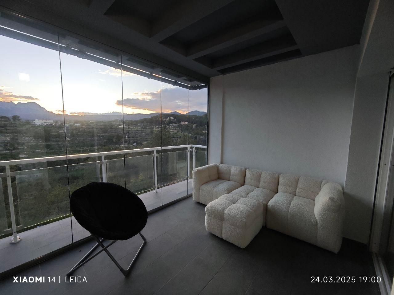 Sala de estar de Casa adosada en venta en Calpe / Calp con Aire acondicionado, Calefacción y Jardín privado