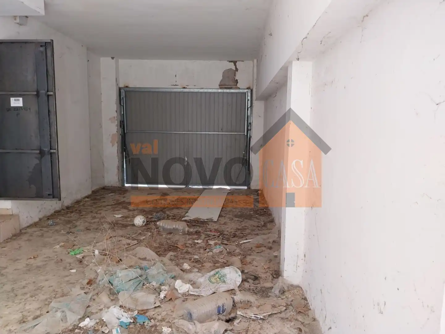 Houses for sale in Chiva  with Storage room and Swimming Pool