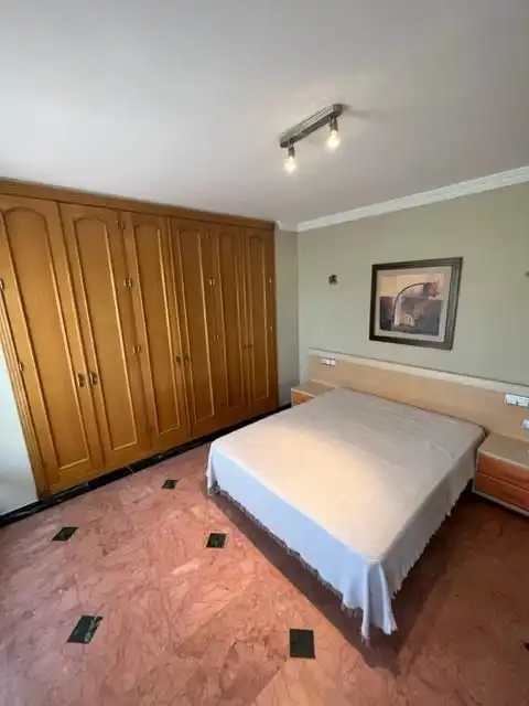 Schlafzimmer von Wohnungen zur Miete in Granada mit Klimaanlage, Heizung und Terrasse