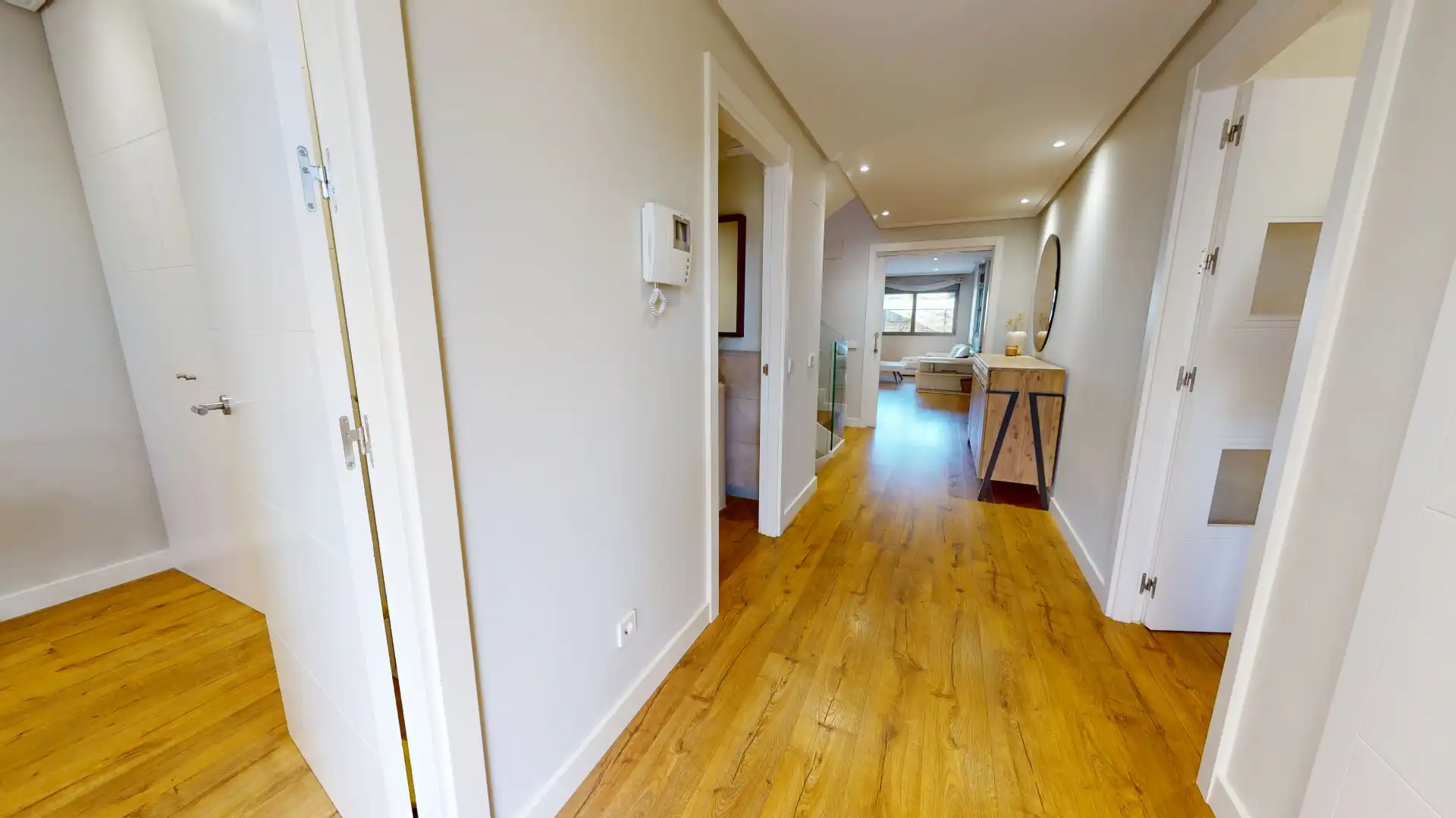 Einfamilien-Reihenhaus zum Verkauf in Boadilla del Monte mit Klimaanlage, Heizung und Privatgarten