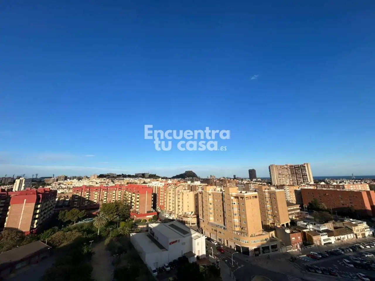 Vista exterior de Pis en venda en Alicante / Alacant amb Terrassa, Traster i Piscina comunitària