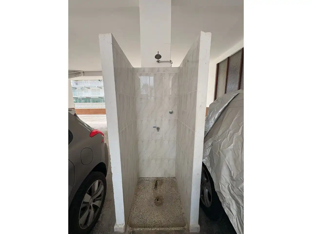 Badezimmer von Wohnung zum Verkauf in Cullera mit Klimaanlage, Privatgarten und Terrasse