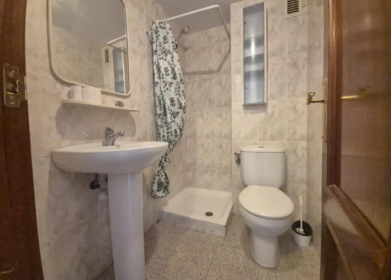 Bathroom of Flat for sale in Zaragoza  with Heating, Terrace and Storage room