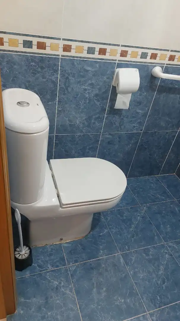 Baño de Apartamento en venta en Castellanos de Moriscos con Calefacción, Amueblado y Horno