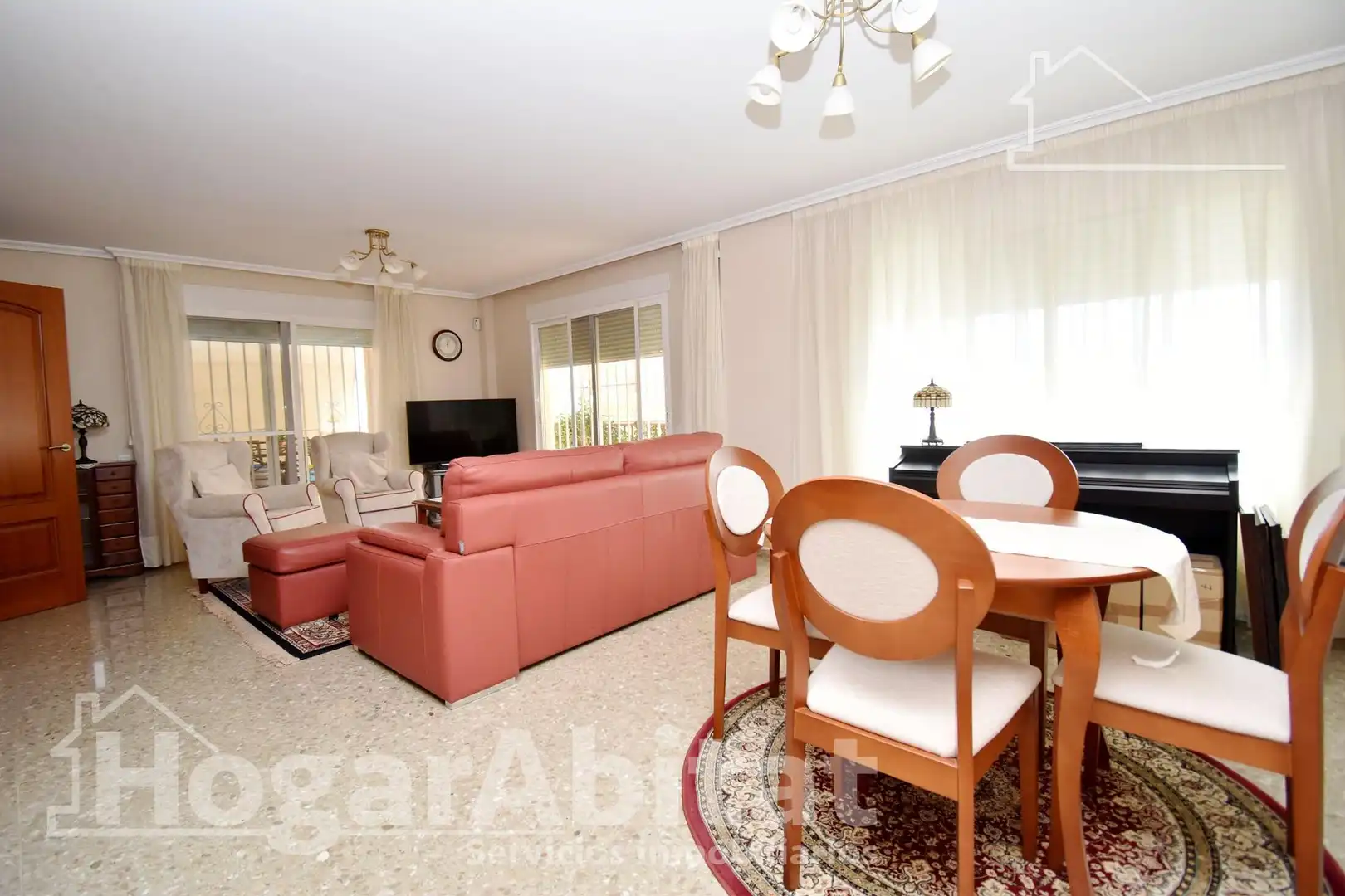 Living room of Houses for sale in Torrent  with Air Conditioner, Heating and Private garden