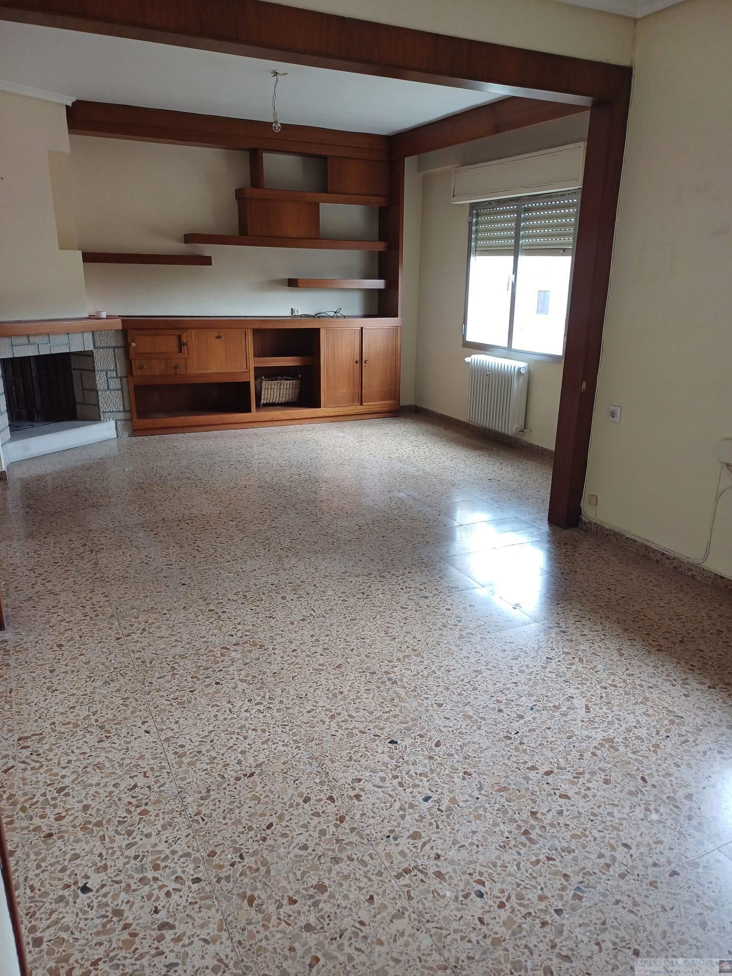 Piso de alquiler en Ensanche - Franciscanos