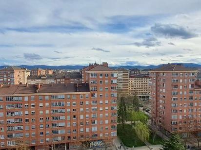 Exterior view of Flat for sale in Vitoria - Gasteiz  with Heating and Storage room