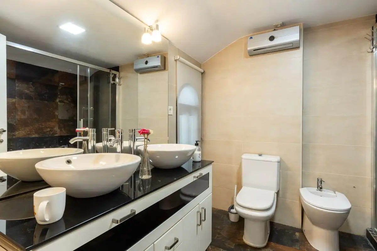 Baño de Casa adosada en venta en Alaquàs con Aire acondicionado, Calefacción y Terraza