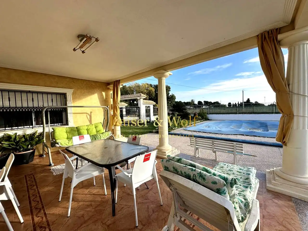 Vista exterior de Casa o xalet en venda en Elche / Elx amb Aire condicionat, Jardí privat i Piscina