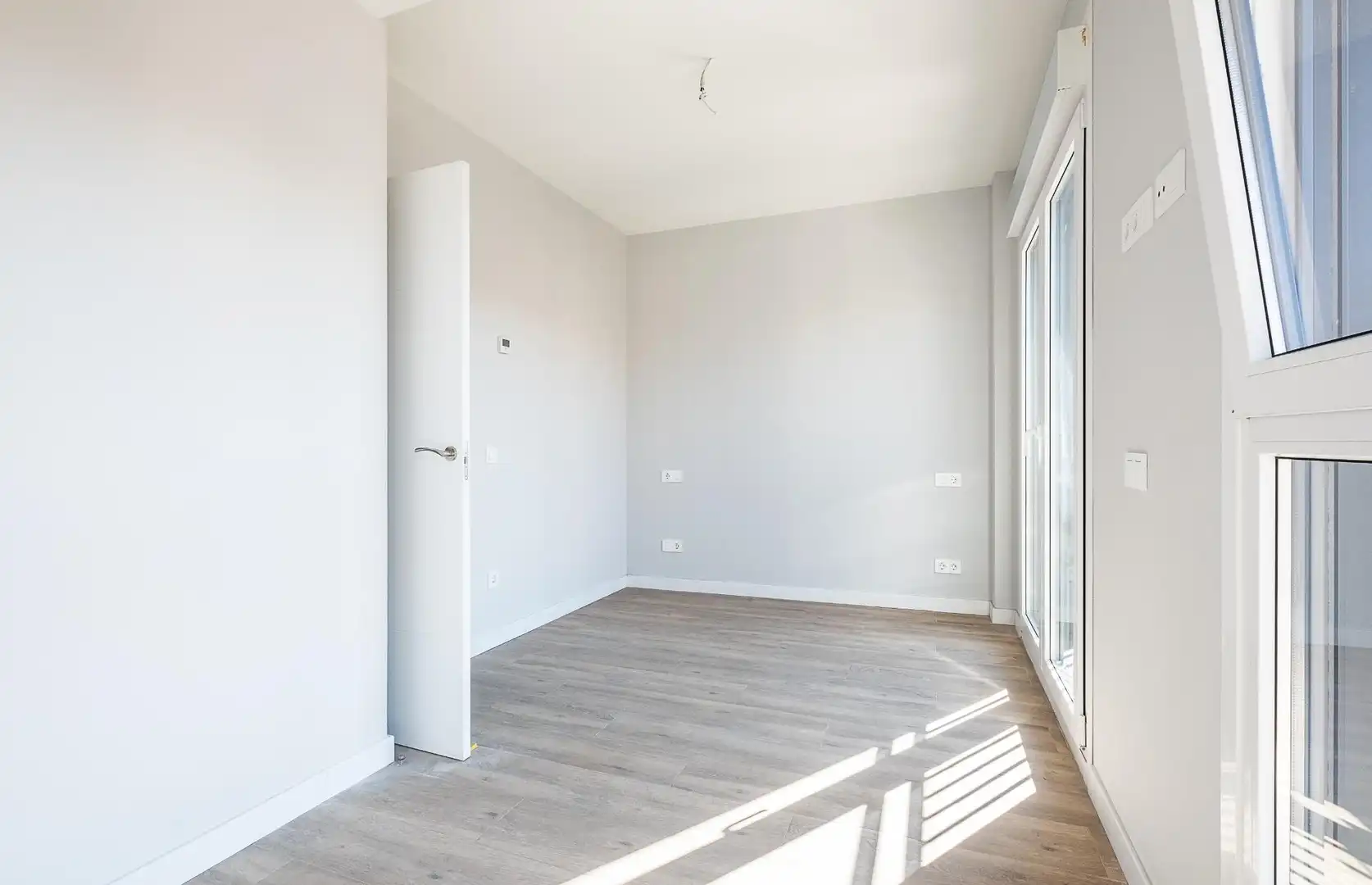 Schlafzimmer von Dachboden zum Verkauf in Madrid mit Klimaanlage, Heizung und Privatgarten