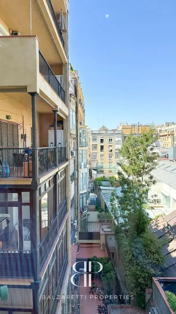 Außenansicht von Wohnung zur Miete in Barcelona mit Klimaanlage, Heizung und Parkett
