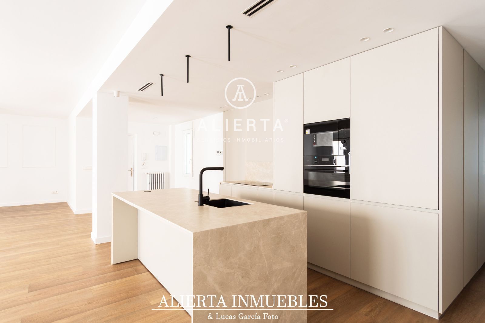 Flat for sale in Tomás Castellano, Paseo Independencia