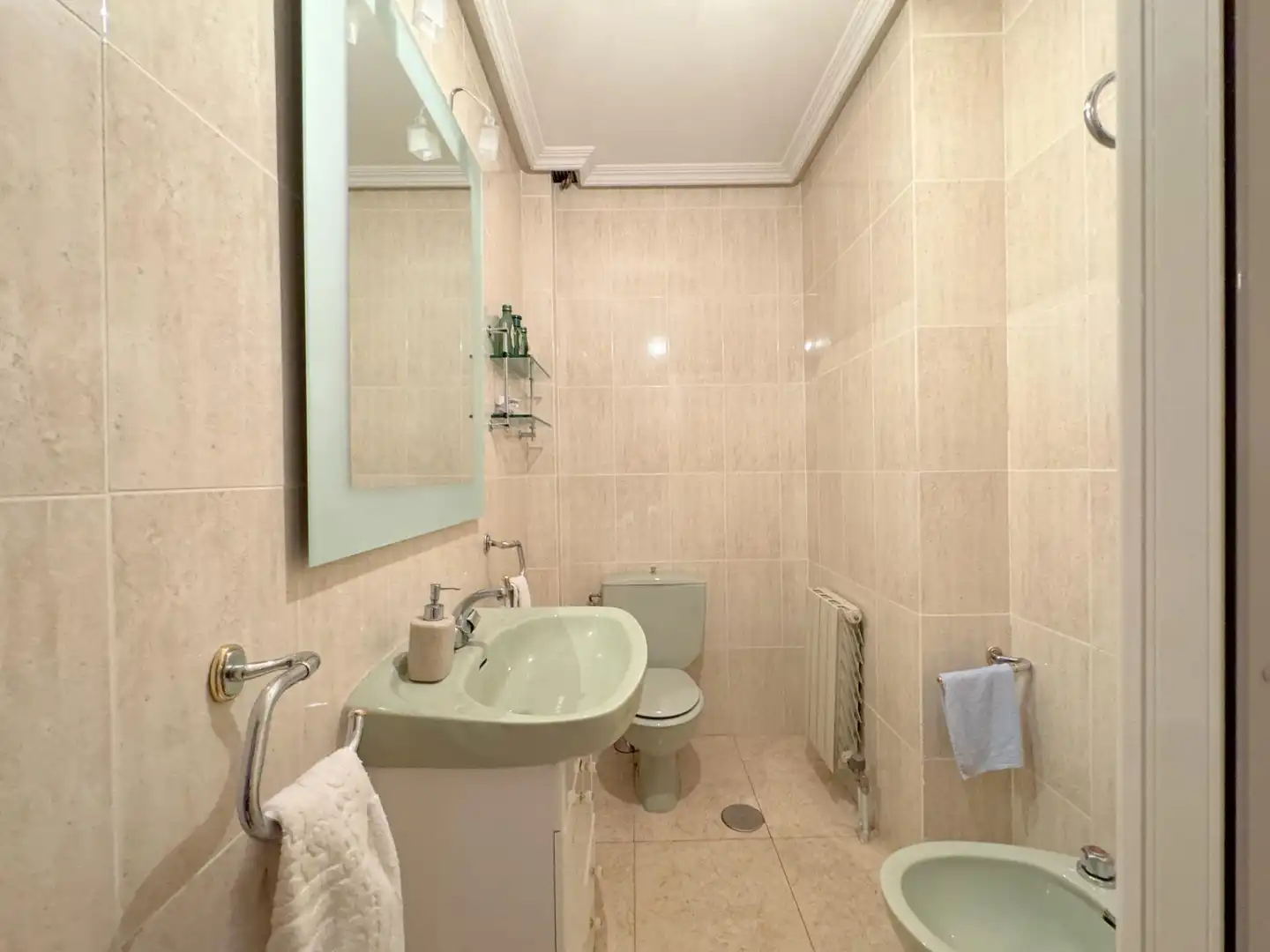 Bathroom of Houses for sale in Candeleda, Ávila