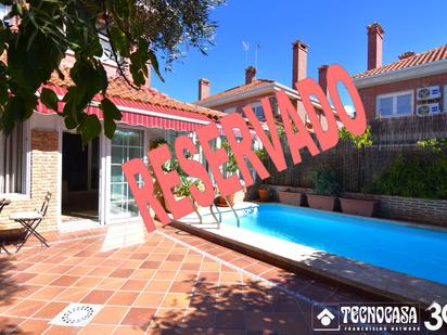 Swimming pool of Single-family semi-detached for sale in Villaviciosa de Odón  with Air Conditioner, Heating and Private garden