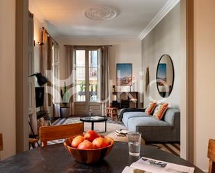 Sala d'estar de Apartament de lloguer en  Madrid Capital amb Aire condicionat, Moblat i Forn