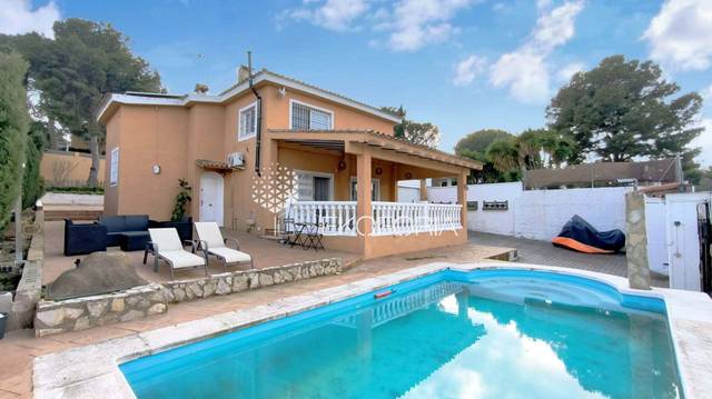 Casa-chalet en Alquiler en Olimar - Carambolo - Atalaya de Levante