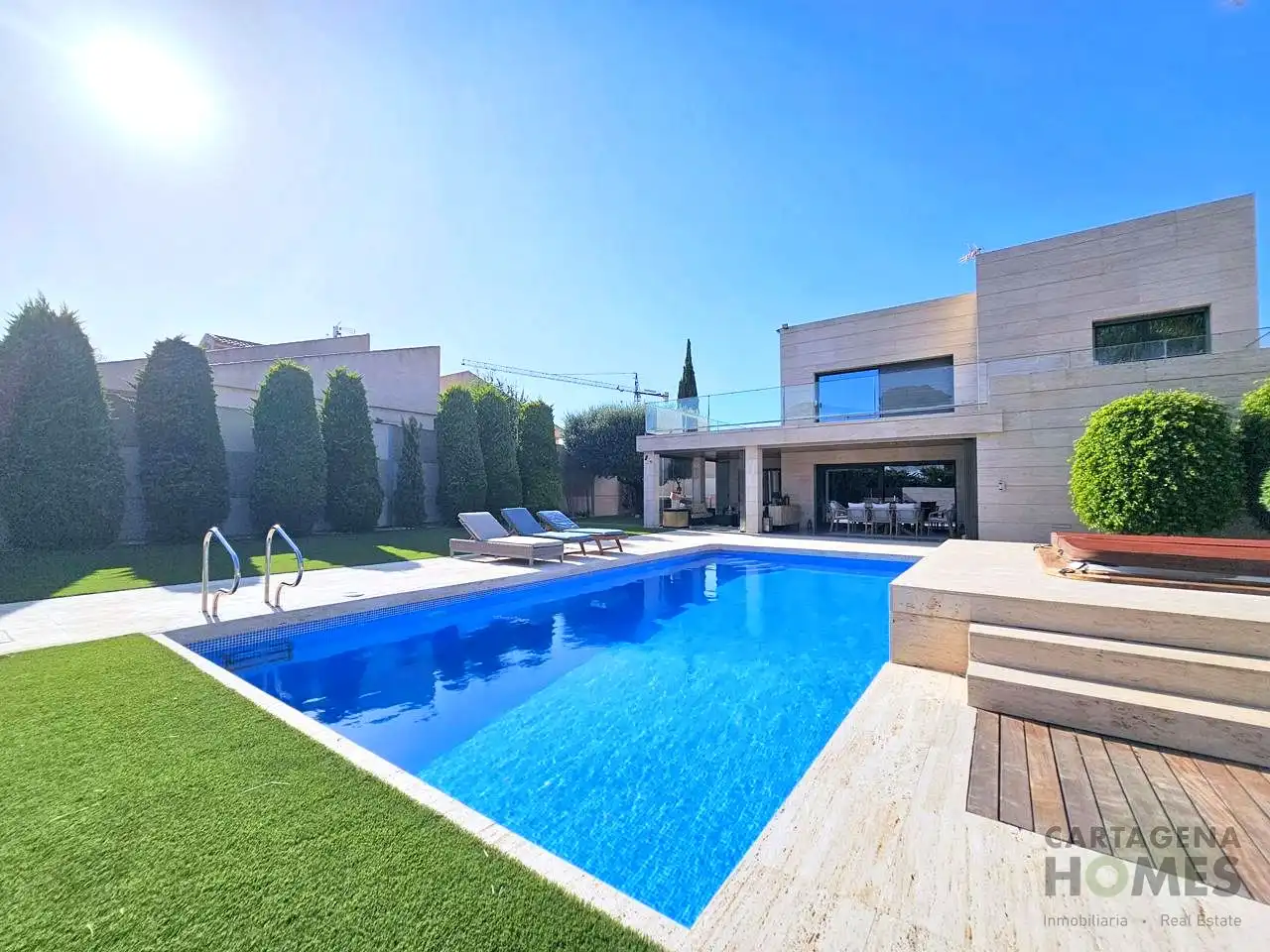 House with terrace for sale in Loma Negra