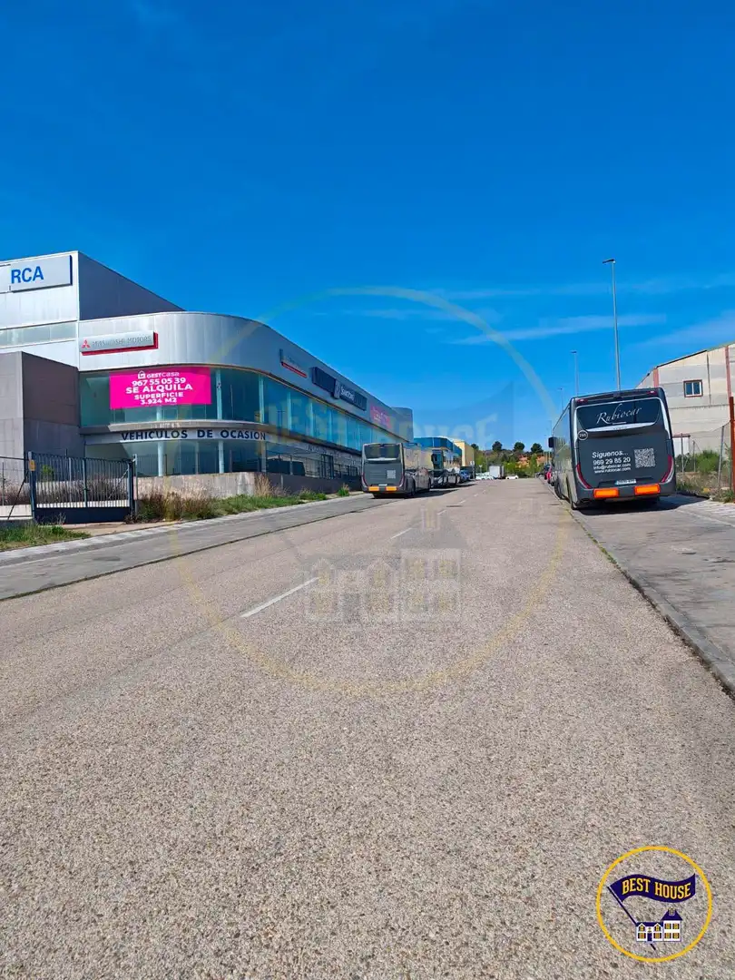 Vista exterior de Nave industrial en venta en Fuentes