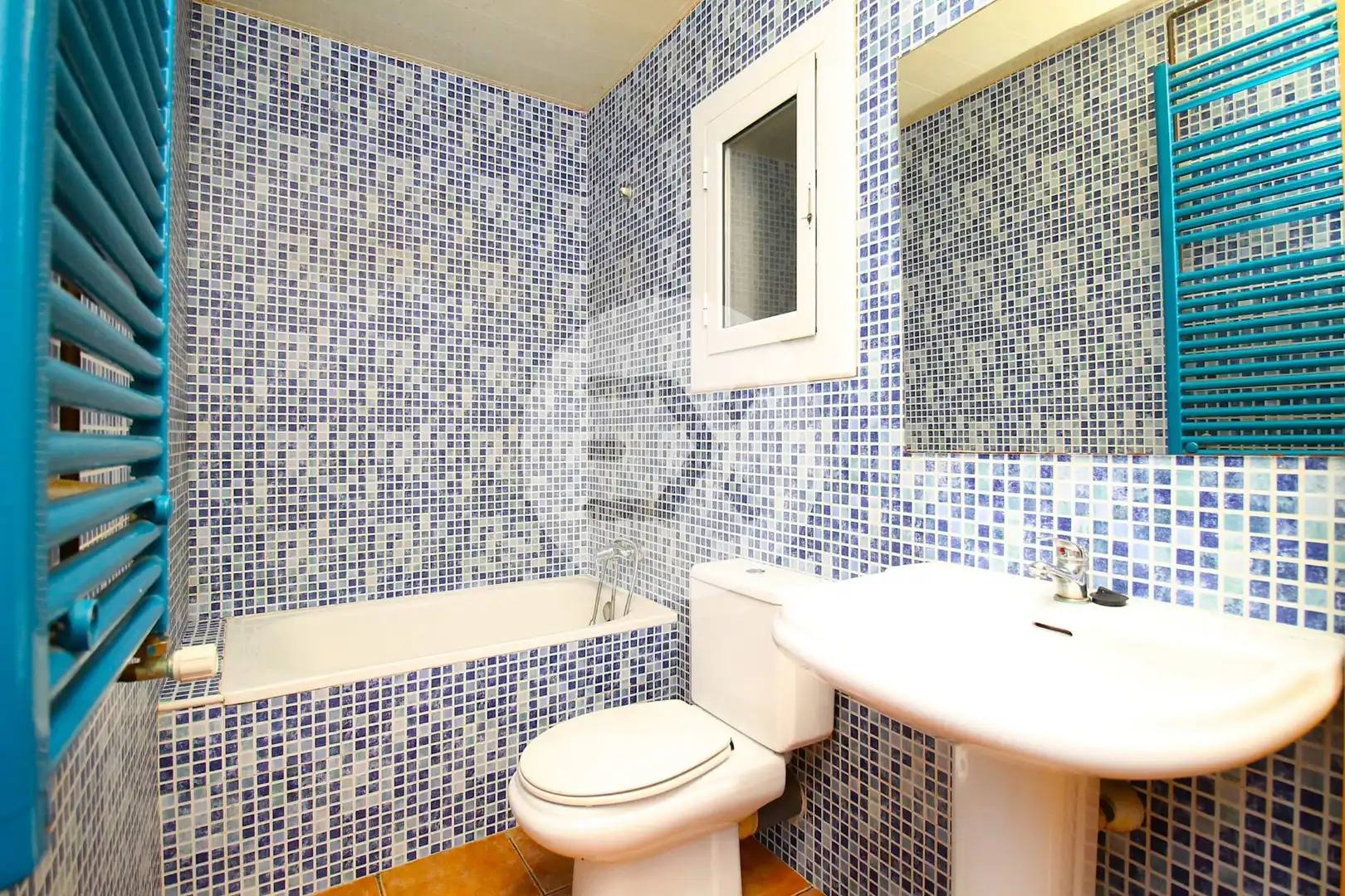 Baño de Piso en venta en Viladecans con Calefacción, Parquet y Trastero