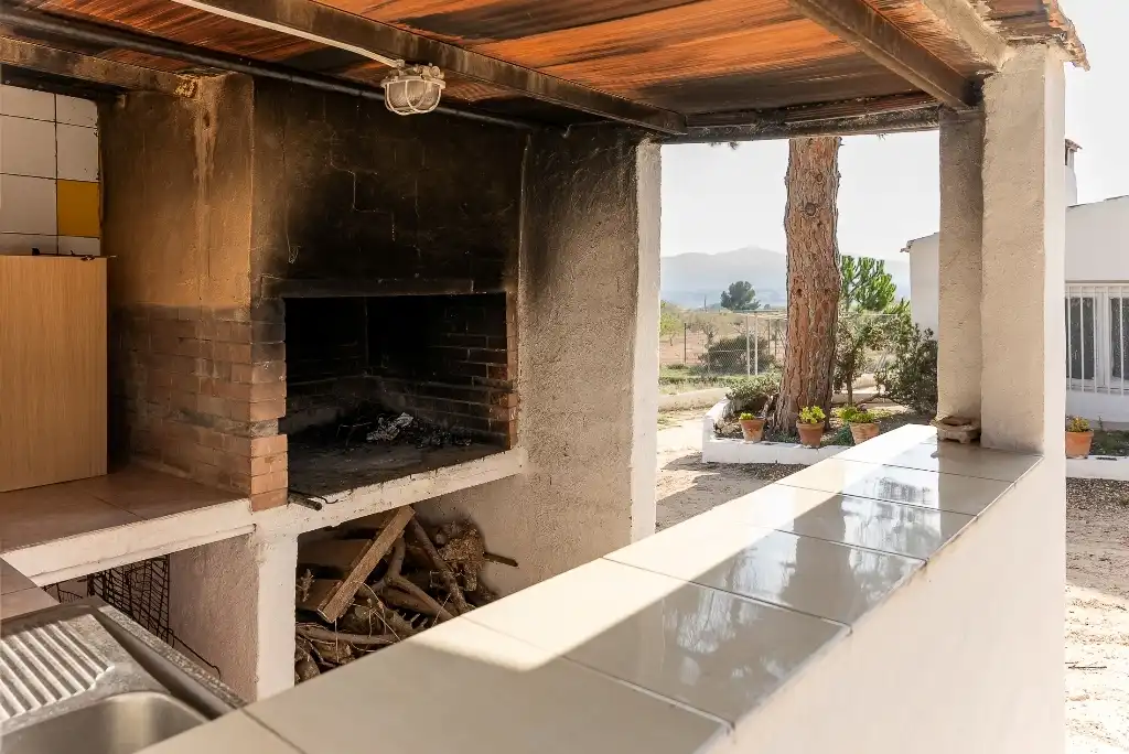 Casa o chalet en venta en Castalla con Jardín privado, Piscina y Amueblado