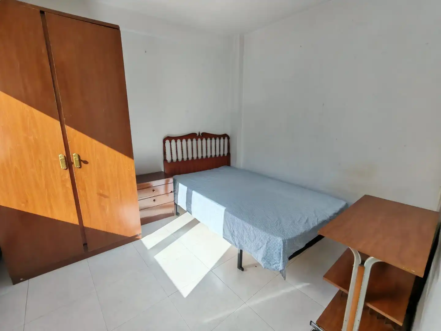 Bedroom of Flat for rent in Vigo   with Heating, Terrace and Furnished