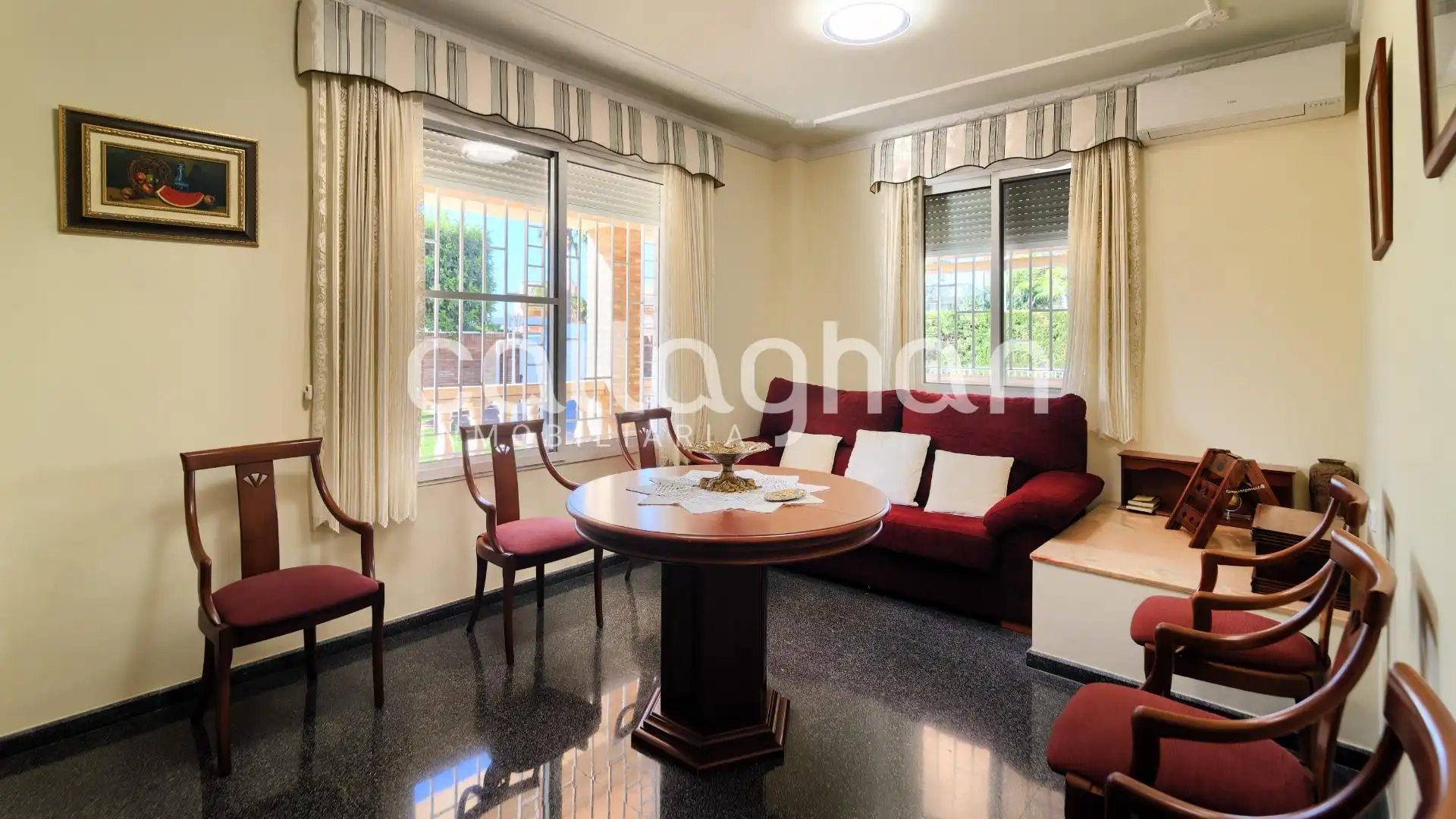 Sala d'estar de Casa o xalet en venda en Torrent amb Aire condicionat, Calefacció i Jardí privat