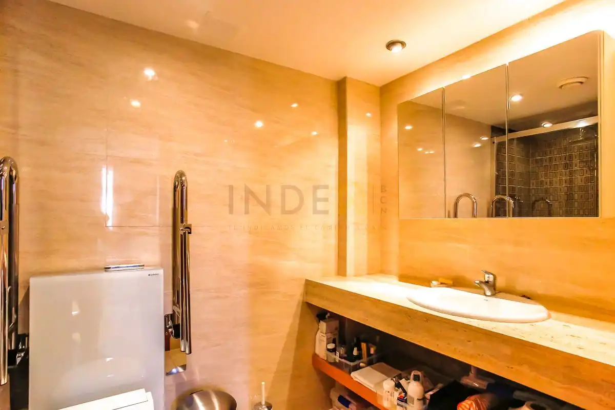 Baño de Ático en venta en Sitges con Aire acondicionado, Calefacción y Piscina comunitaria