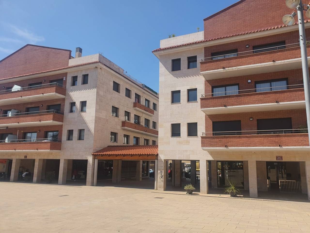 Vista exterior de Garatge en venda en Palau-solità i Plegamans